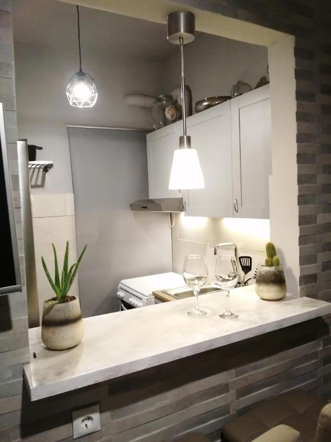 Comfortable Modern Entire House Near The Center Of Athens-blue Serenity *