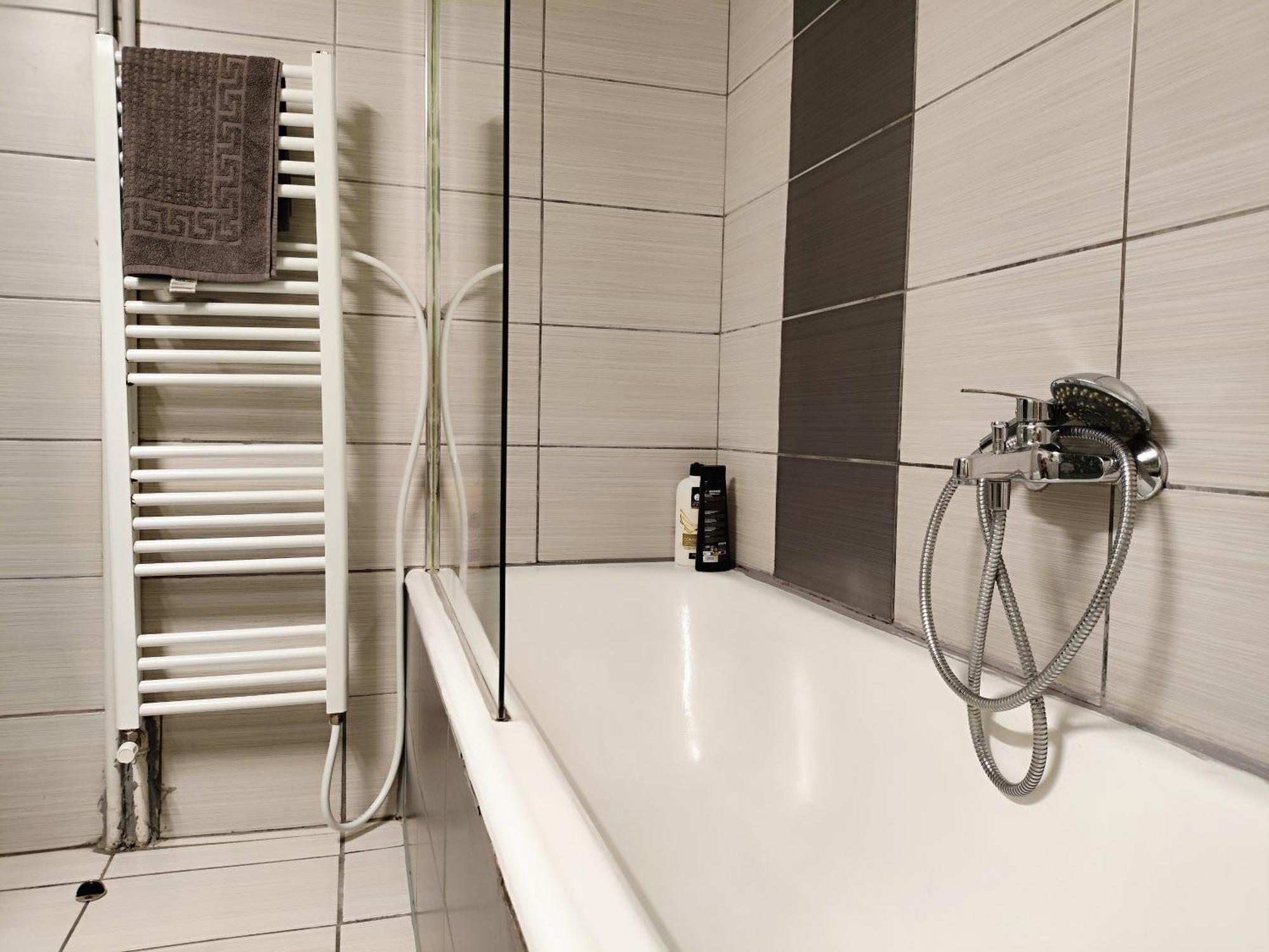 Comfortable Modern Entire House Near The Center Of Athens-blue Serenity Apartment